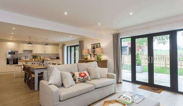3 bedroom accommodation in Beauworth, near Alresford