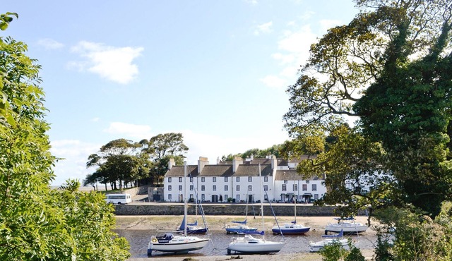 3 bedroom accommodation in Cramond Village, near Edinburgh