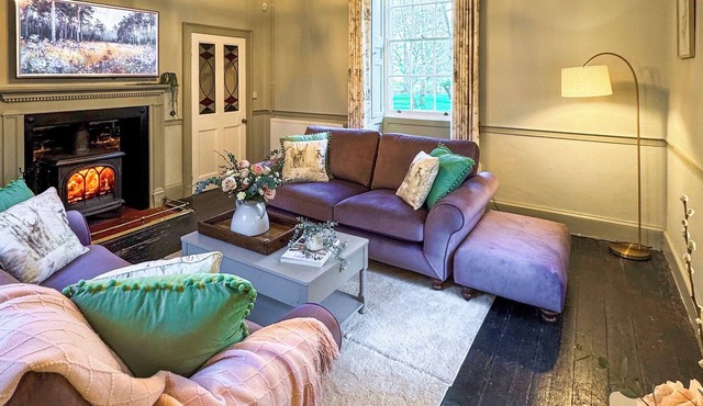 3 bedroom accommodation in High Ash