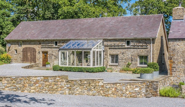 3 bedroom accommodation in Narberth