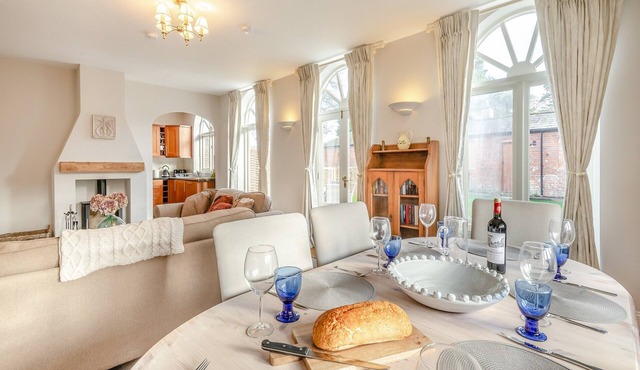 3 bedroom accommodation in Tunstead