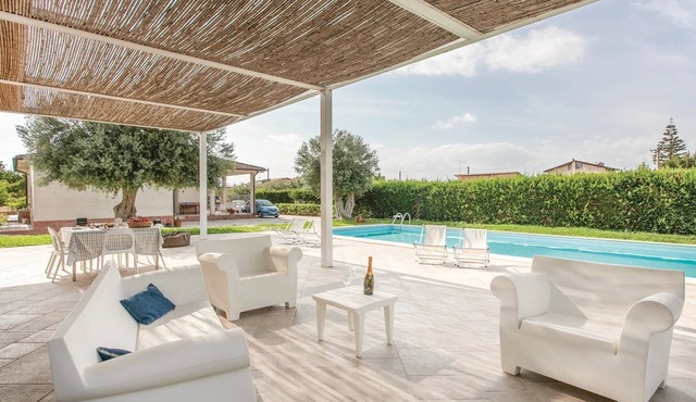 3 bedroom accommodation in Comiso (RG)