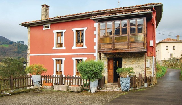 3 bedroom accommodation in El Cueto
