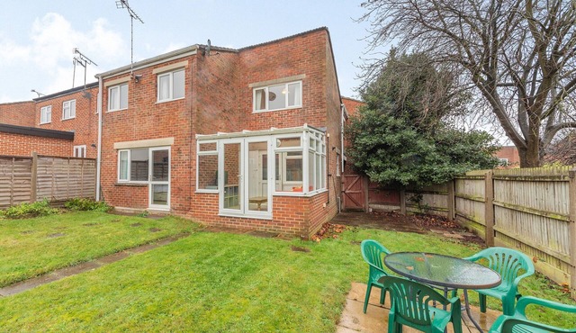 3 bedroom accommodation in Andover