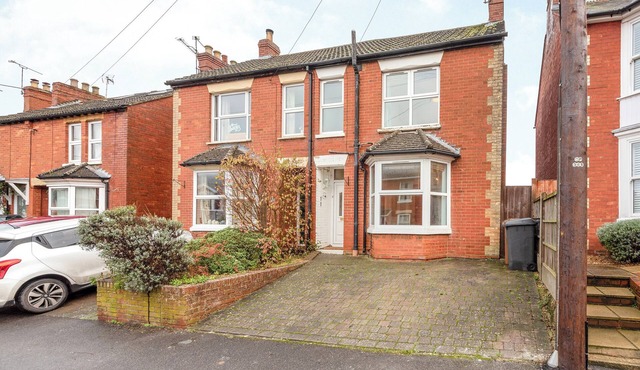 3 bedroom accommodation in Andover