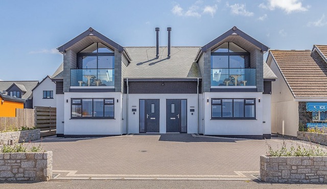 3 bedroom accommodation in Helston