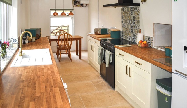 3 bedroom accommodation in Yarcombe, near Honiton