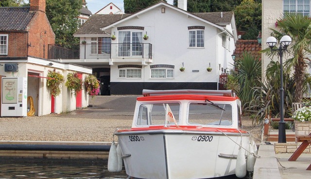3 bedroom accommodation in Horning, near Norwich