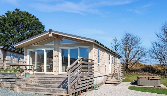 3 bedroom accommodation in Carnmenellis, Nr Falmouth