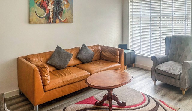 3 bedroom accommodation in Freshwater, near Swindon