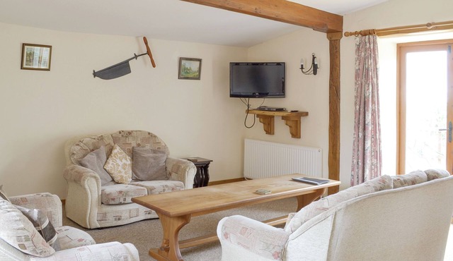 3 bedroom accommodation in Plymtree, near Cullompton