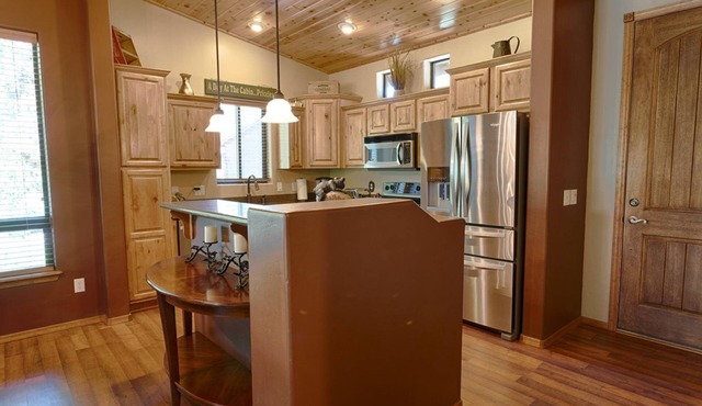 3 bedroom accommodation in Show Low