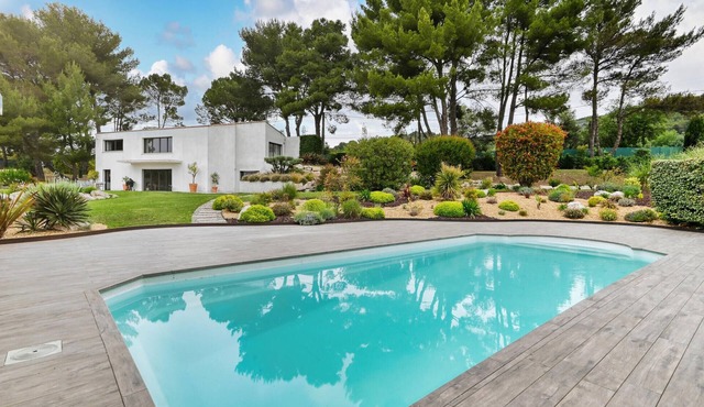 3 bedroom accommodation in Allauch