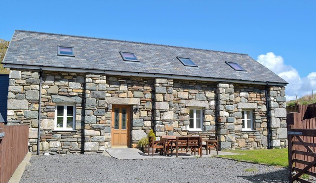 3 bedroom accommodation in Arthog, near Fairbourne