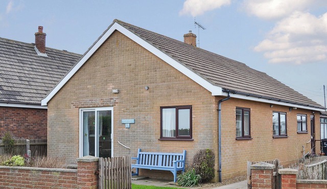 3 bedroom accommodation in Bacton