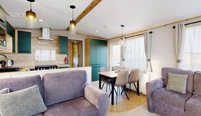 3 bedroom accommodation in Crowle