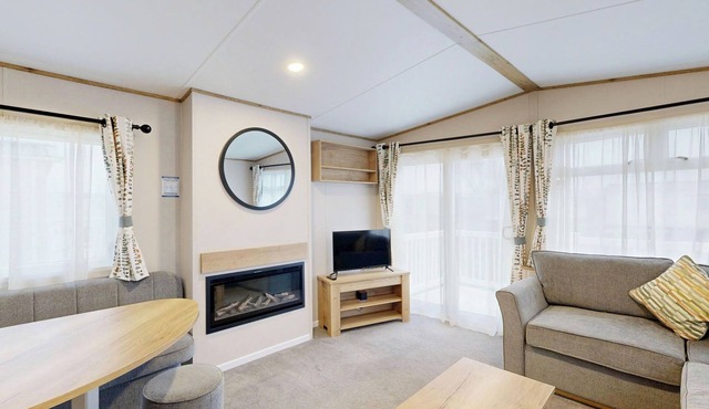 3 bedroom accommodation in Crowle