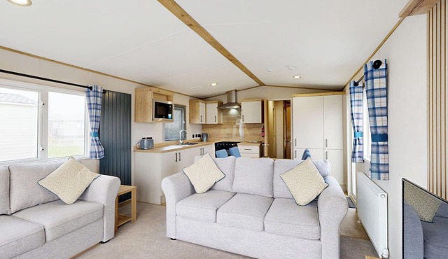 3 bedroom accommodation in Crowle