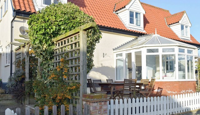 3 bedroom accommodation in Tattingstone, near Ipswich