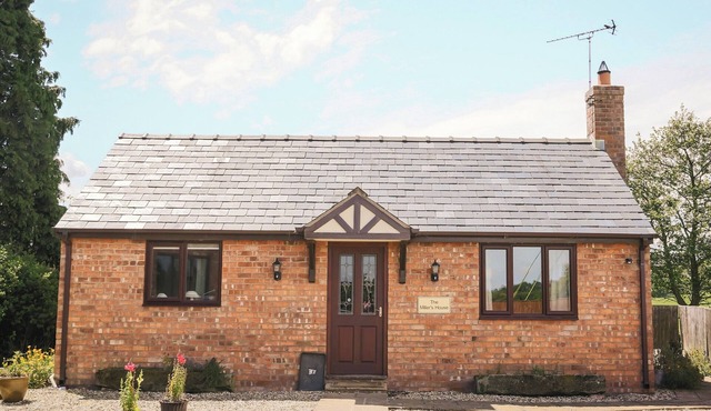 3 bedroom accommodation in Bickley, near Malpas
