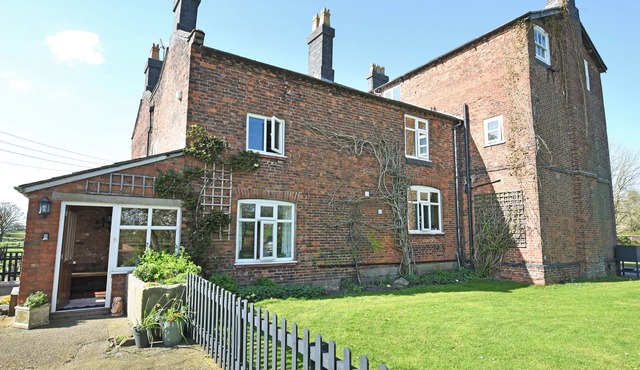 3 bedroom accommodation in Malpas