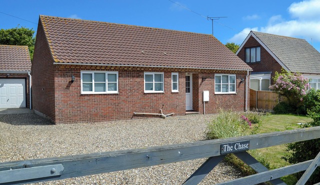 3 bedroom accommodation in Walcott, near North Walsham