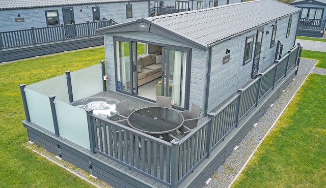 3 bedroom accommodation in Landford, Nr Salisbury