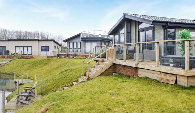 3 bedroom accommodation in Routh
