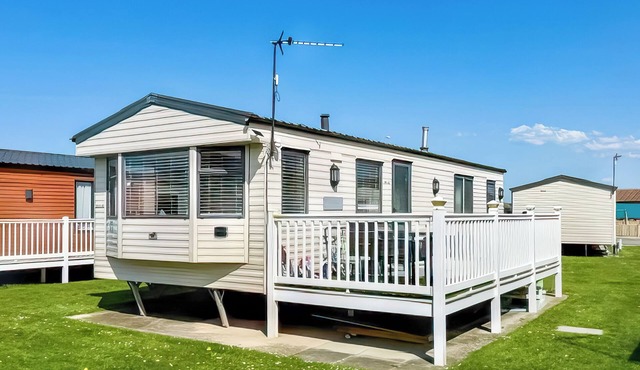 3 bedroom accommodation in Towyn