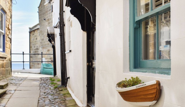 3 bedroom accommodation in Robin Hoods Bay, near Whitby
