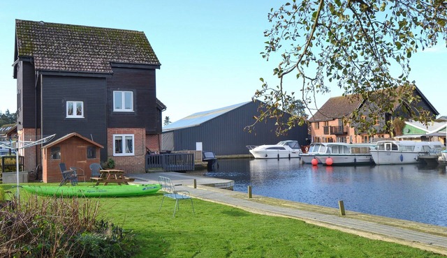 3 bedroom accommodation in Wroxham