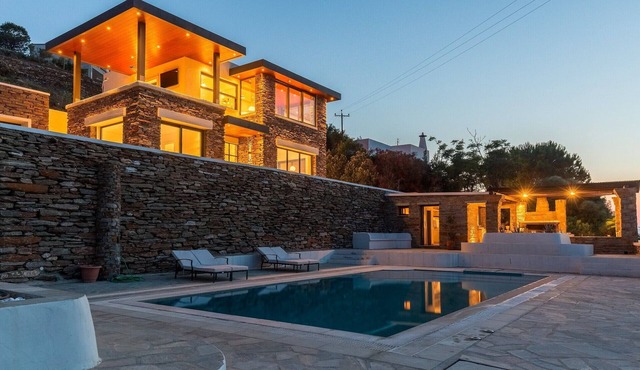 3 bedroom accommodation in Ioylis