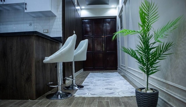 3-bedroom apartment in perfect Giza Governorate with AC, WiFi