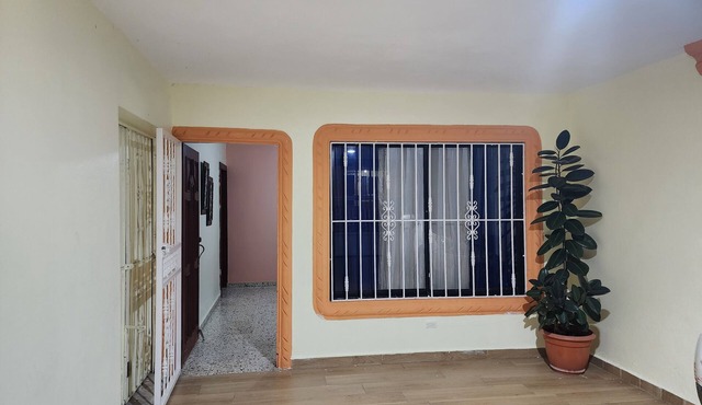 3-Bedroom Apartment (Suitable for Families and Work Groups)