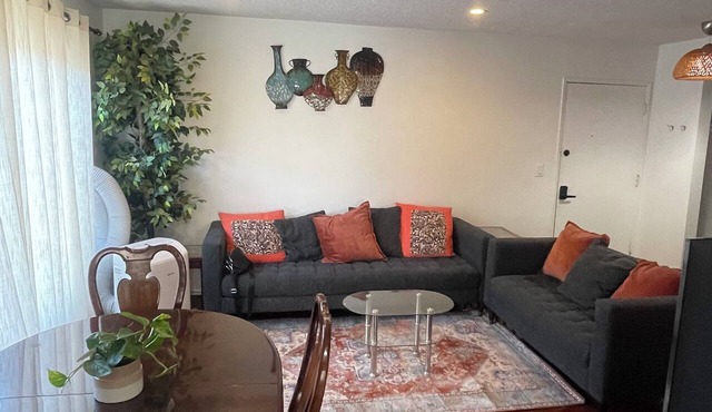 3-Bedroom Apt - Heart of Redondo Beach. Near LAX/Northrup/Hospital/Forum/Sofi