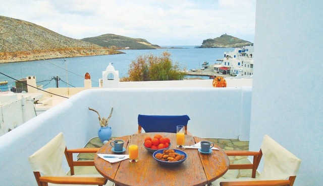 3 bedroom awesome apartment in Panormos