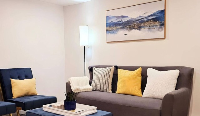 3 Bedroom Basement Suite Walking Distance to UofA Hospital. Family Friendly!
