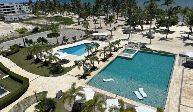 3-bedroom, beachfront, duplex penthouse, jacuzzi