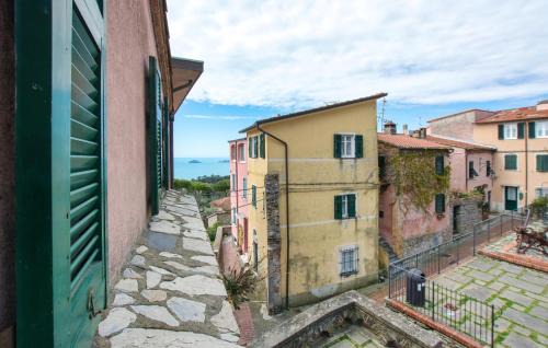 3 Bedroom Beautiful Home In Montemarcello