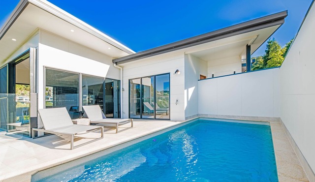 3 Bedroom Holiday Home, Valley Views in the heart of Airlie Beach
