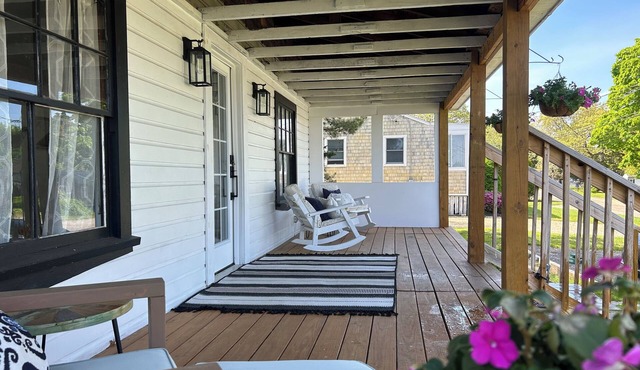 3 Bedroom Home Facing Inner harbor with 1st Floor King Bedroom.