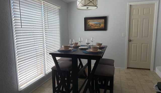 3-bedroom house in enchanting Bloomfield with cool AC