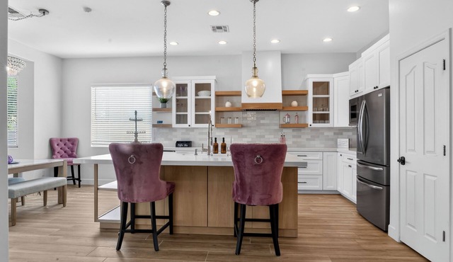 3-bedroom house in Goodyear within walking distance of shopping and restaurants.