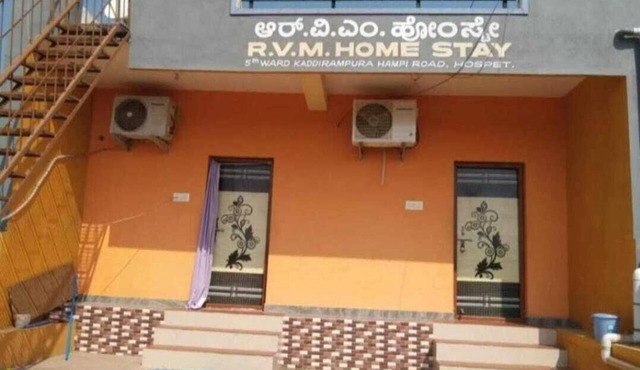 3-bedroom House in lovely Hampi with AC, WiFi and 3 parking space available