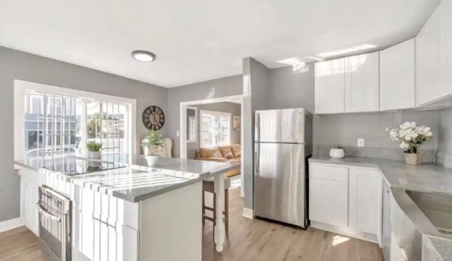 3-bedroom house in wonderful Oakland with WiFi, AC