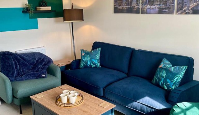 3-Bedroom Luxury Stay With FREE Parking