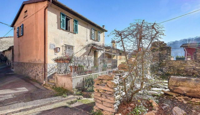 3 bedroom nice home in Lumarzo