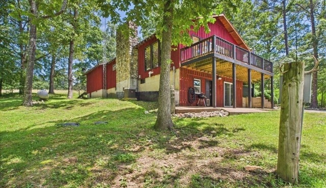 3-bedroom Pet Friendly home on 14 acres with trails and seasonal creeks.