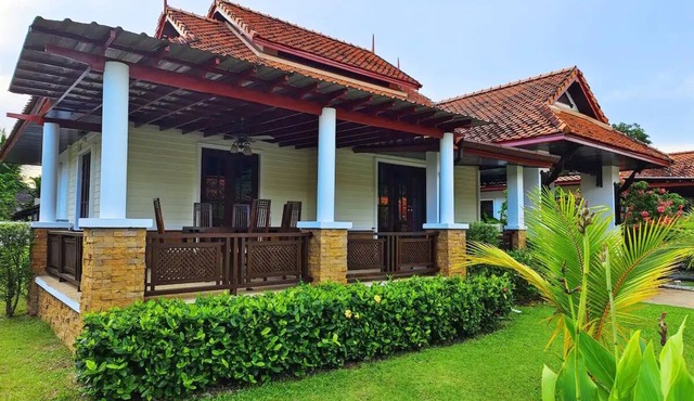3-bedroom secure villa near the beach with swimming pool & fitness room