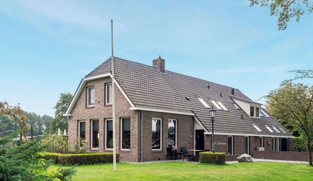 3 bedroom stunning home in Fluitenberg